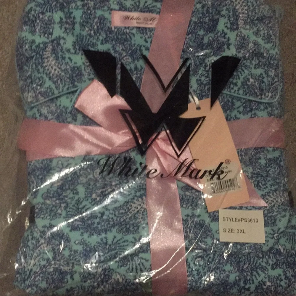 New (Package Opened) Mint Paisley Pajama Set - Picture 7 of 9
